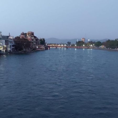 Hotel Raj Deluxe Haridwar Bagian luar foto